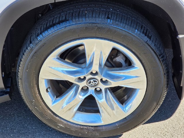 Used 2018 Toyota Highlander Limited AWD/4WD image 15