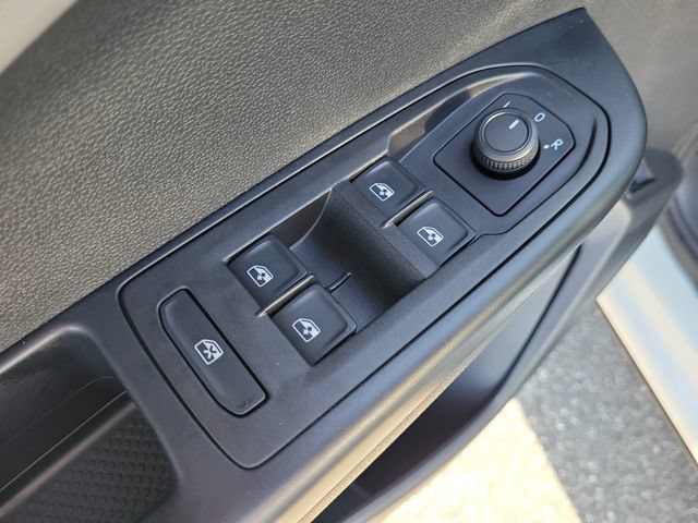 Certified 2024 Volkswagen Taos S FWD image 13
