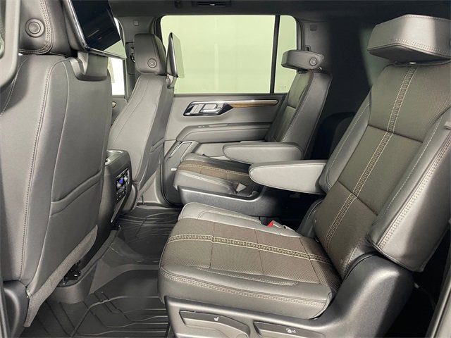 New 2026 Chevrolet Suburban High Country image 14