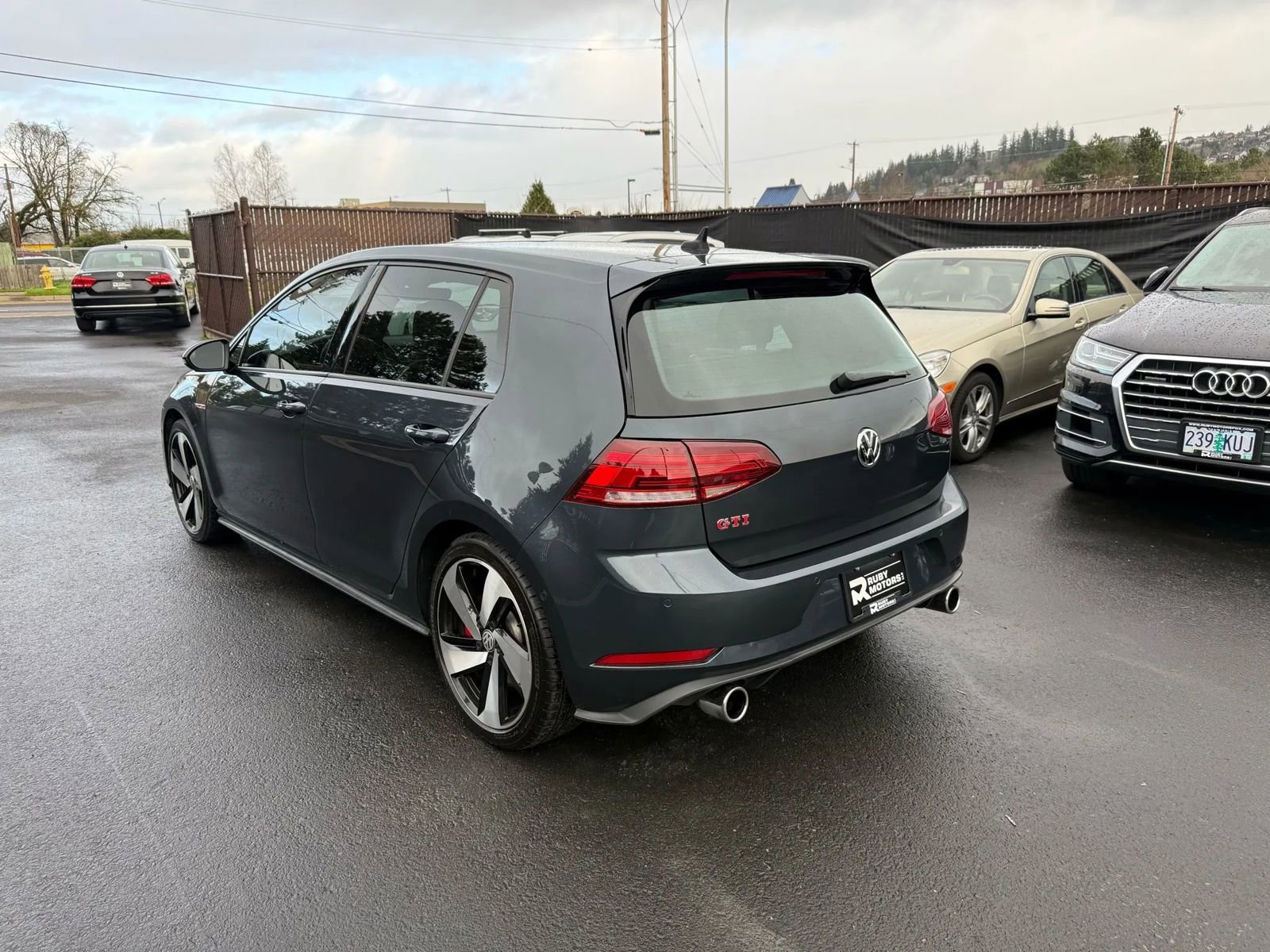 Used 2019 Volkswagen Golf 4-Door image 6