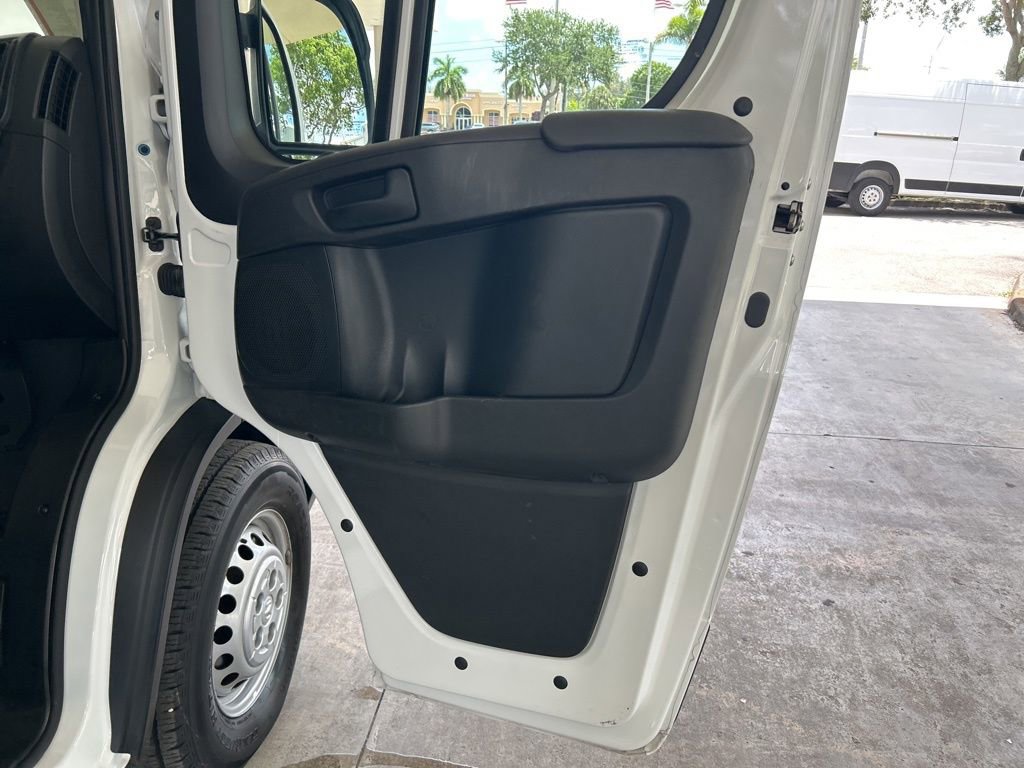 Used 2025 RAM ProMaster 2500 w/ Convenience Group FWD image 24