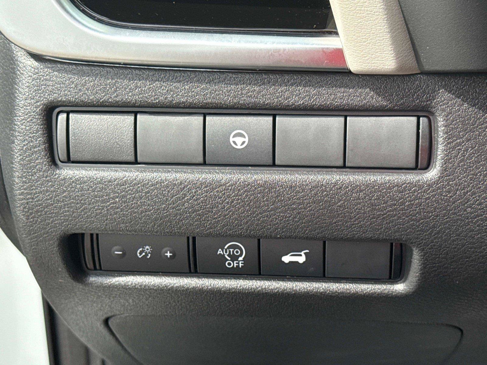 Used 2023 Nissan Rogue SL w/ SL Premium Package FWD image 33