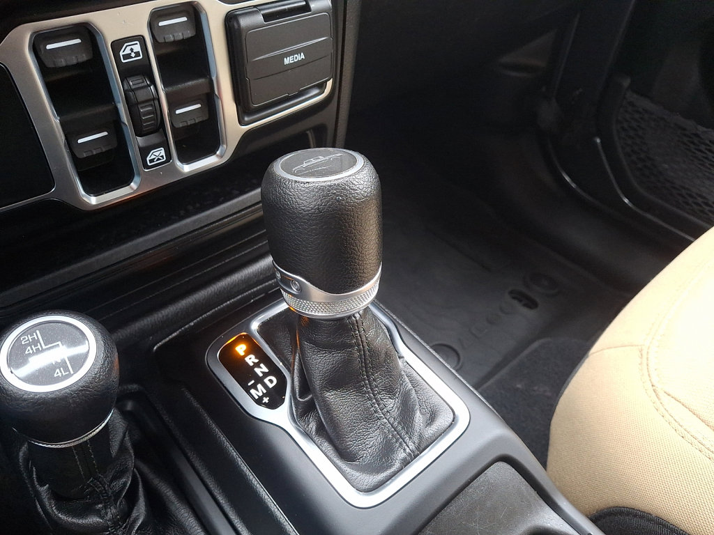 Used 2022 Jeep Gladiator Willys image 30