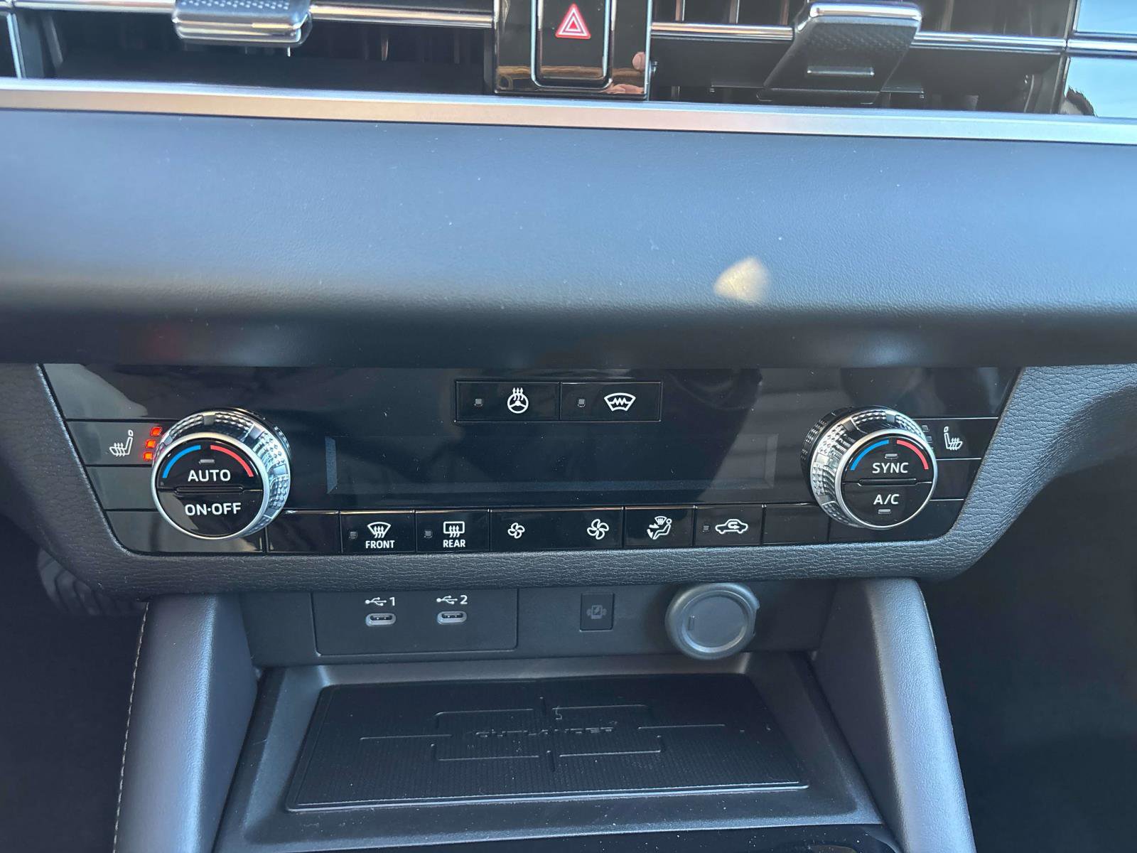 New 2026 Mitsubishi Outlander SE image 10