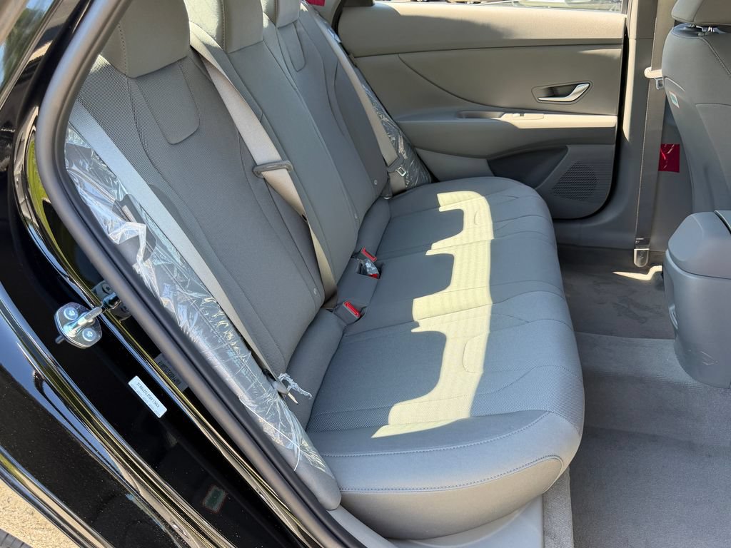 New 2026 Hyundai Elantra SE FWD image 8