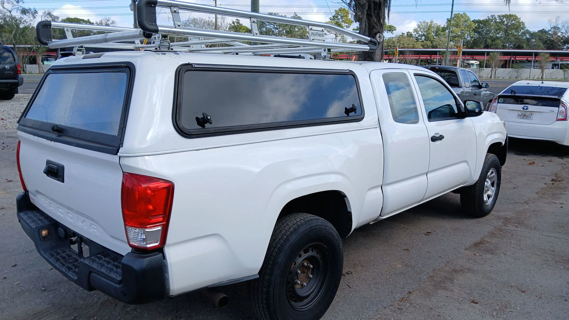 Used 2016 Toyota Tacoma SR RWD image 6