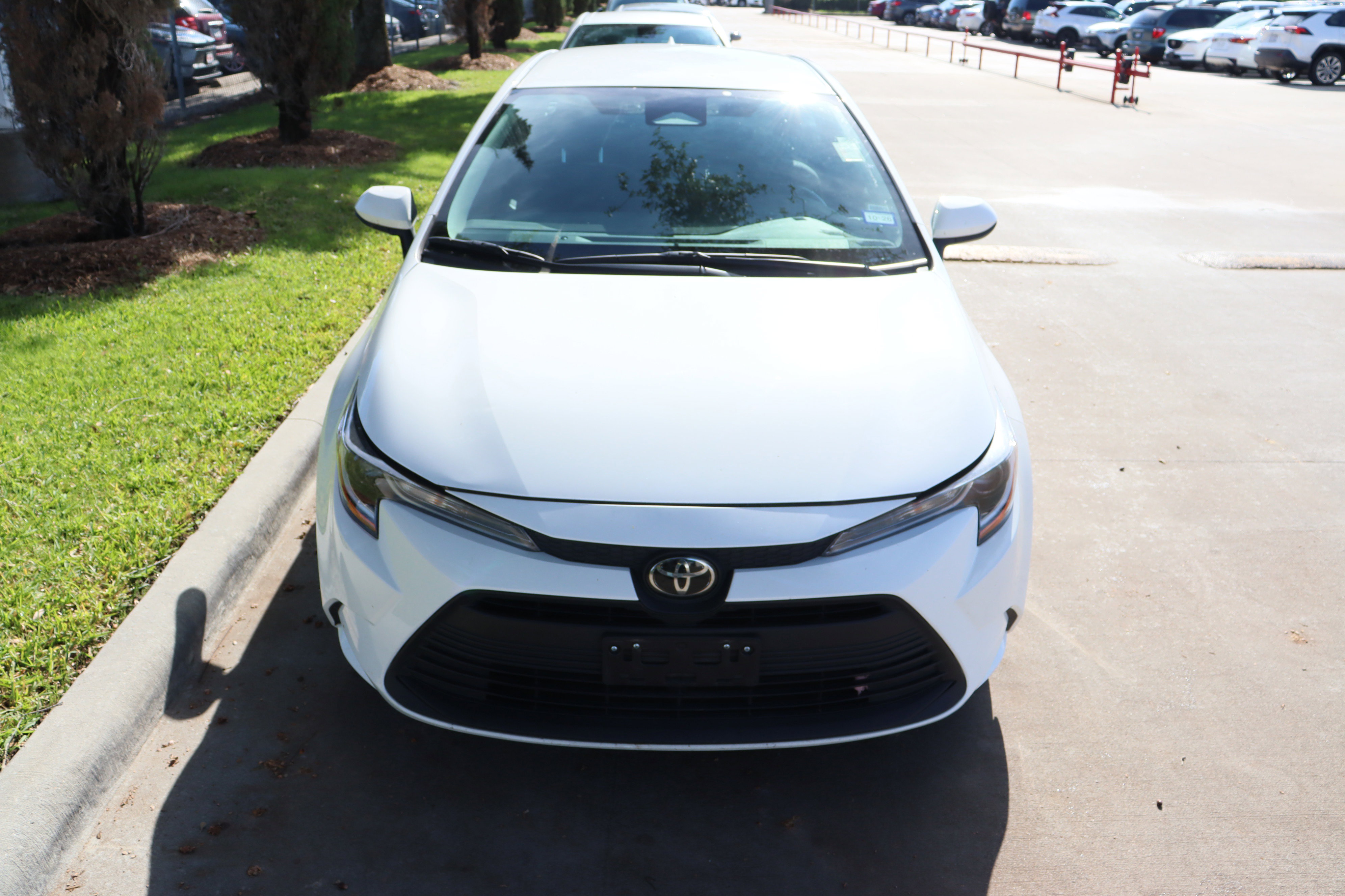 Certified 2025 Toyota Corolla LE image 3