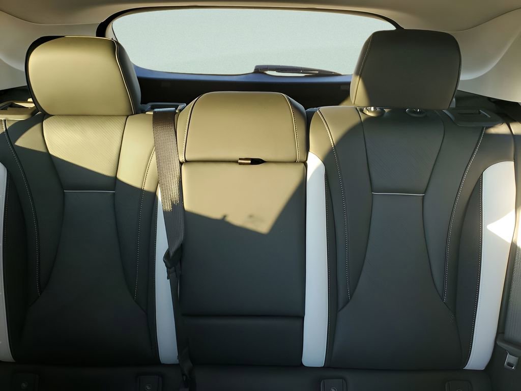 Used 2025 Buick Envision Sport Touring image 13