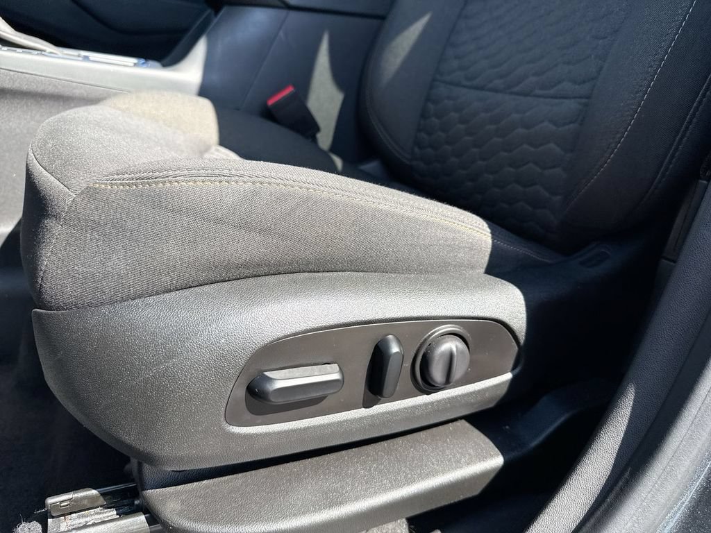Used 2021 Chevrolet Equinox LT AWD/4WD image 12