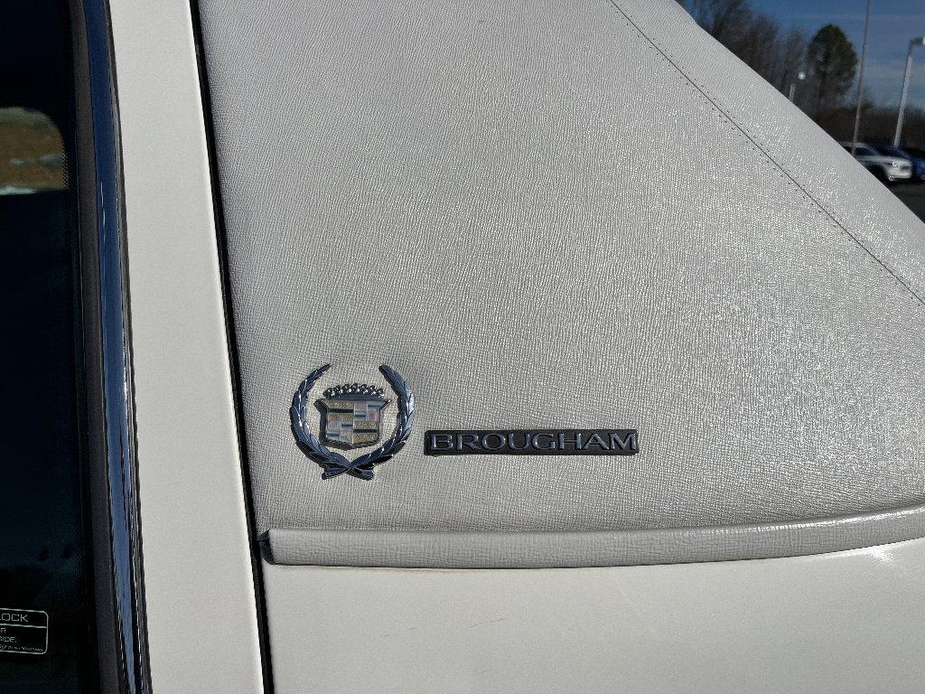 Used 1993 Cadillac Fleetwood Sedan RWD image 6