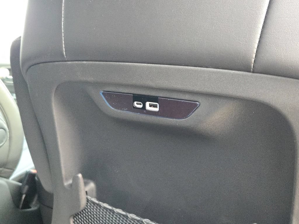 New 2026 Chrysler Pacifica Select AWD/4WD image 12