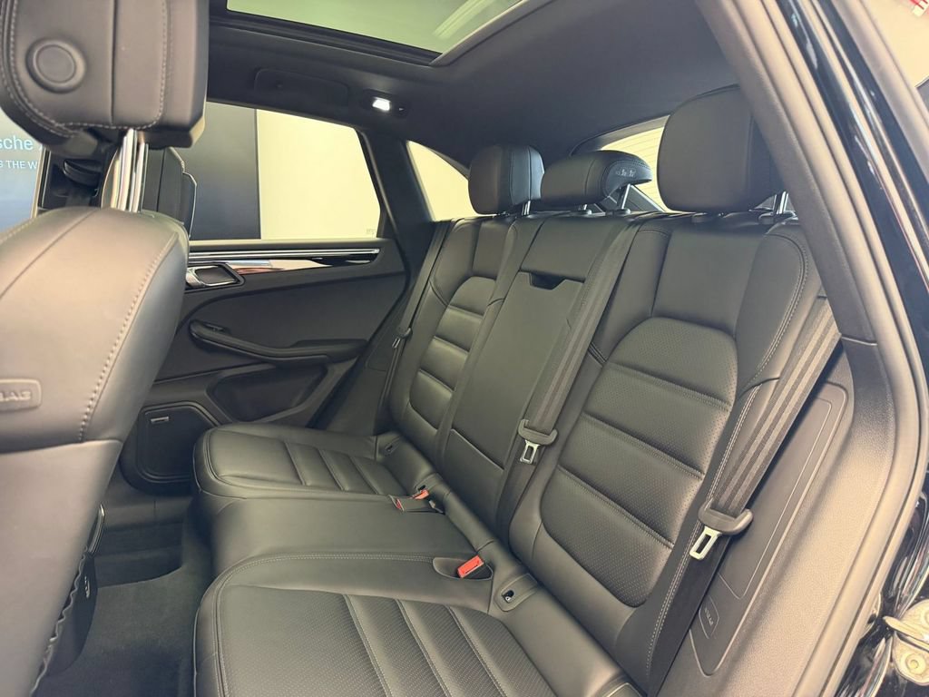 Used 2024 Porsche Macan Turbo AWD/4WD image 16