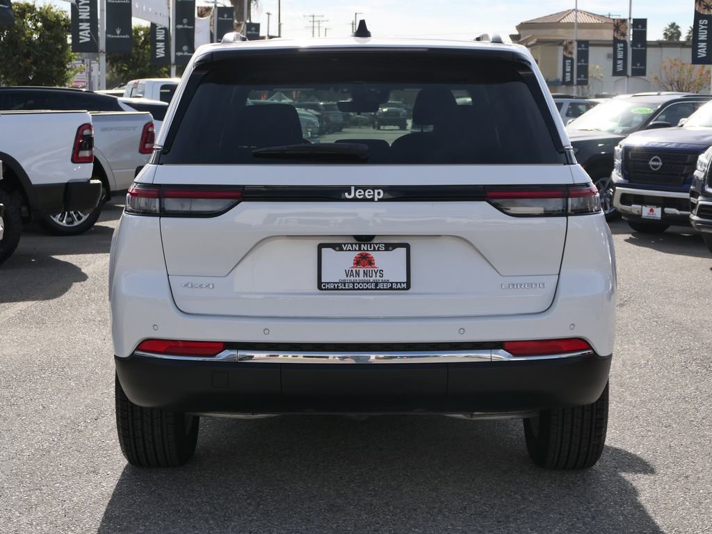 Used 2025 Jeep Grand Cherokee Laredo X image 6