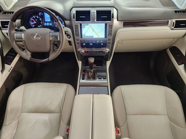 Used 2019 Lexus GX 460 Premium w/ Premium Package image 4