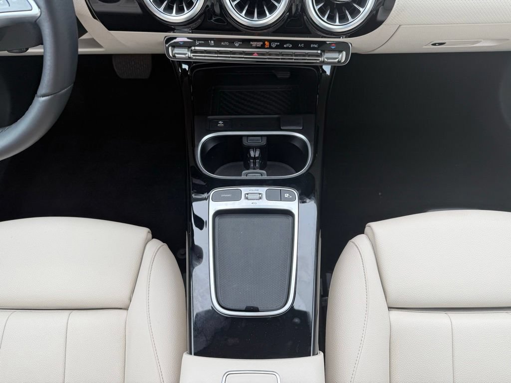 Used 2025 Mercedes-Benz CLA 250 4MATIC image 26