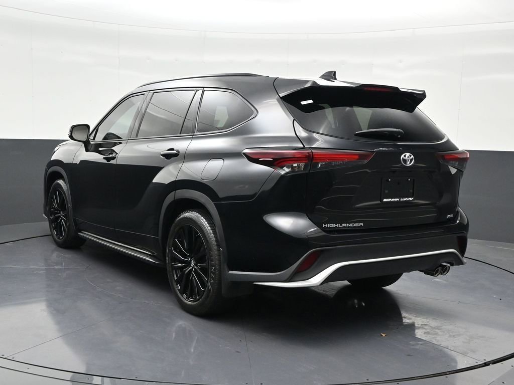 Used 2024 Toyota Highlander XSE image 3