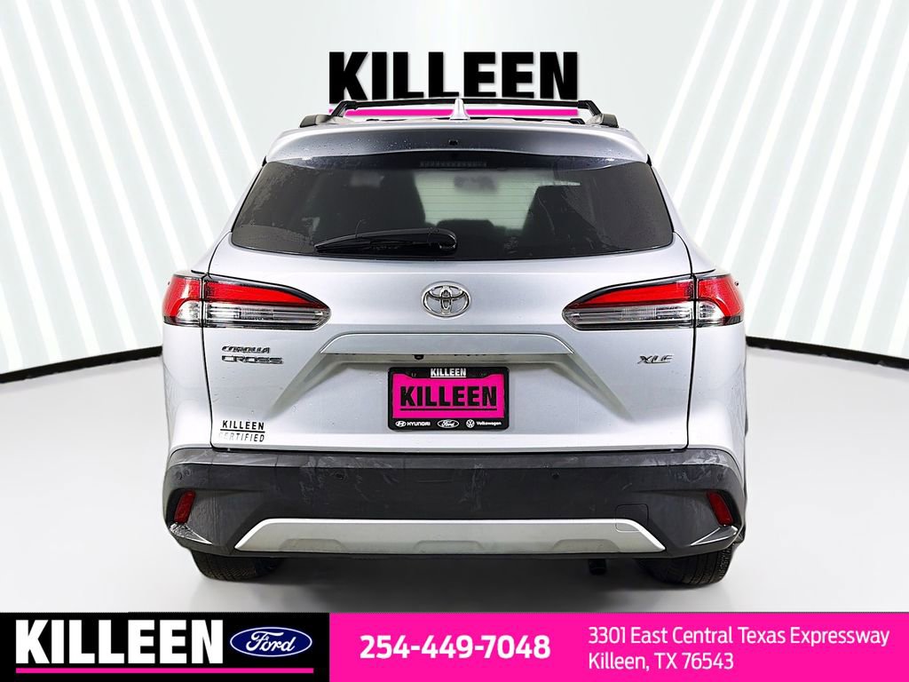 Used 2022 Toyota Corolla Cross XLE image 7