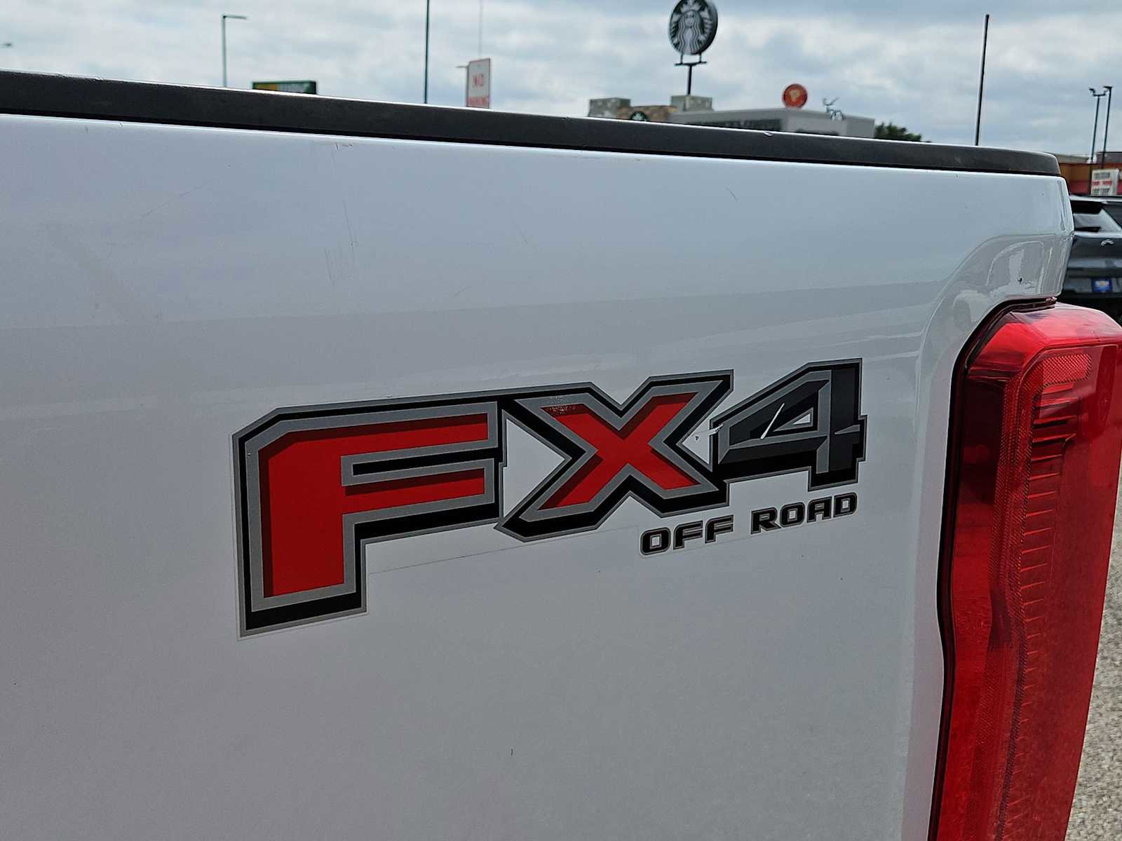 Used 2024 Ford F250 XLT w/ FX4 Off-Road Package AWD/4WD image 11