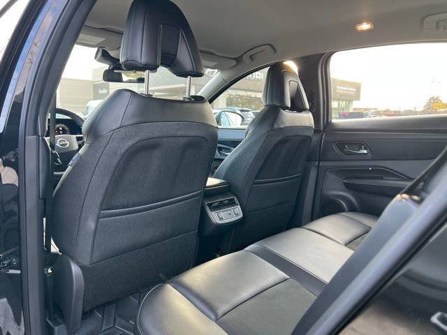 Used 2024 Nissan Ariya AWD image 13