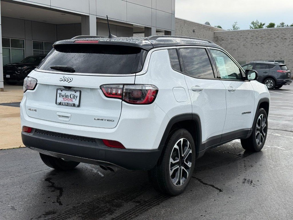 Used 2022 Jeep Compass Limited AWD/4WD image 3