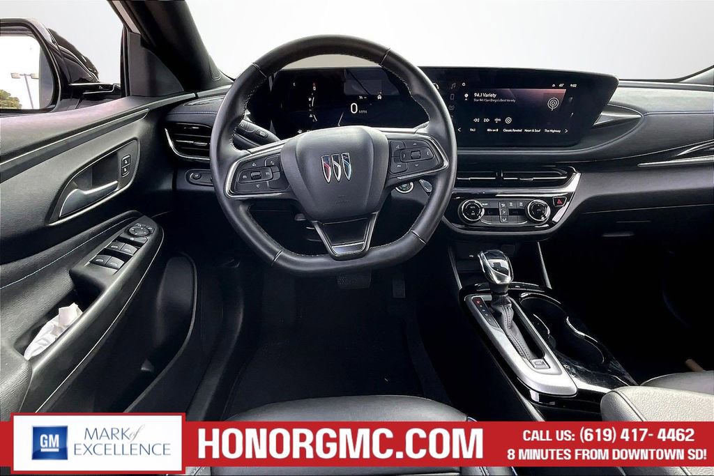Used 2025 Buick Envista Sport Touring image 8