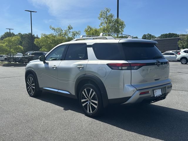 Certified 2025 Nissan Pathfinder Platinum FWD image 7