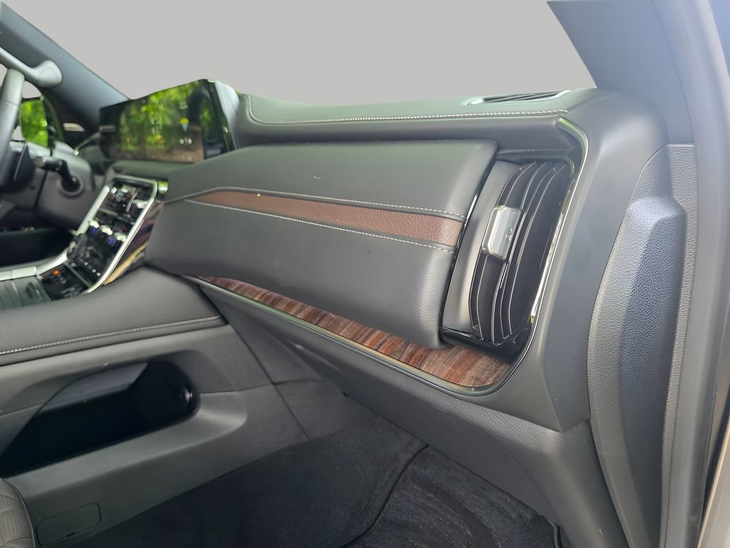 Used 2025 Nissan Armada Platinum Reserve AWD/4WD image 17