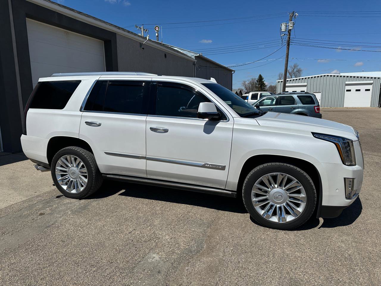 Used 2018 Cadillac Escalade Platinum AWD/4WD image 1