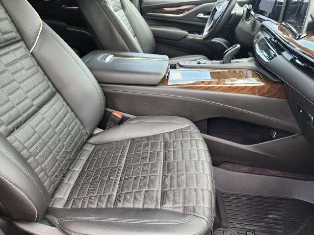 Certified 2023 Cadillac Escalade Sport Platinum w/ Heavy-Duty Trailer Package AWD/4WD image 23