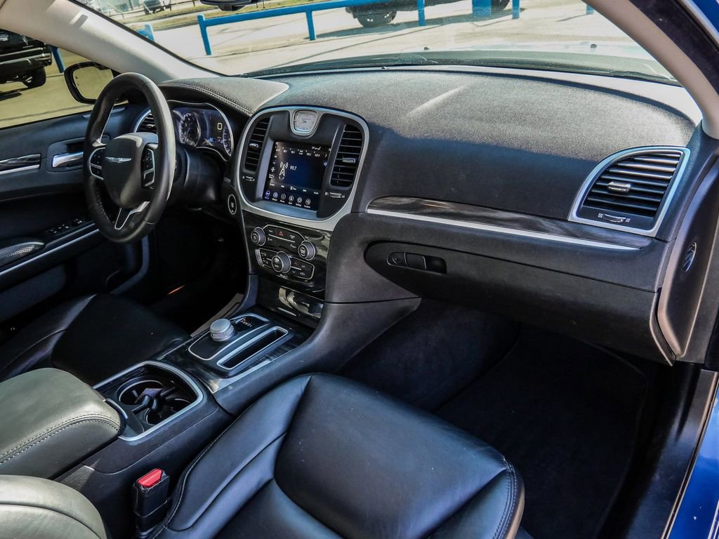 Used 2022 Chrysler 300 Touring L RWD image 14
