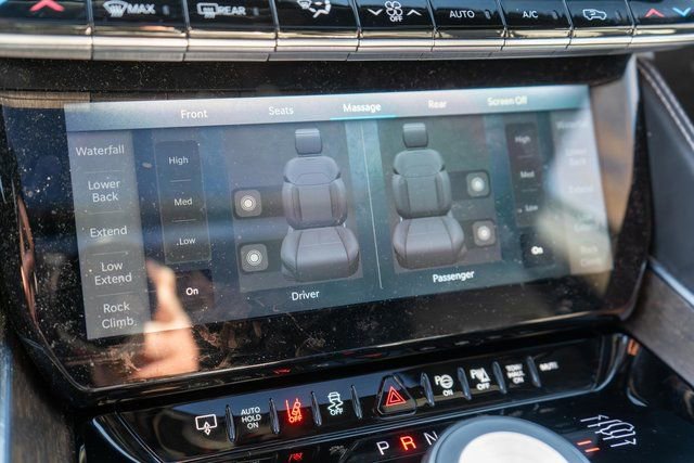 Used 2023 Jeep Grand Wagoneer 4WD w/ Flexible Seating Group image 41