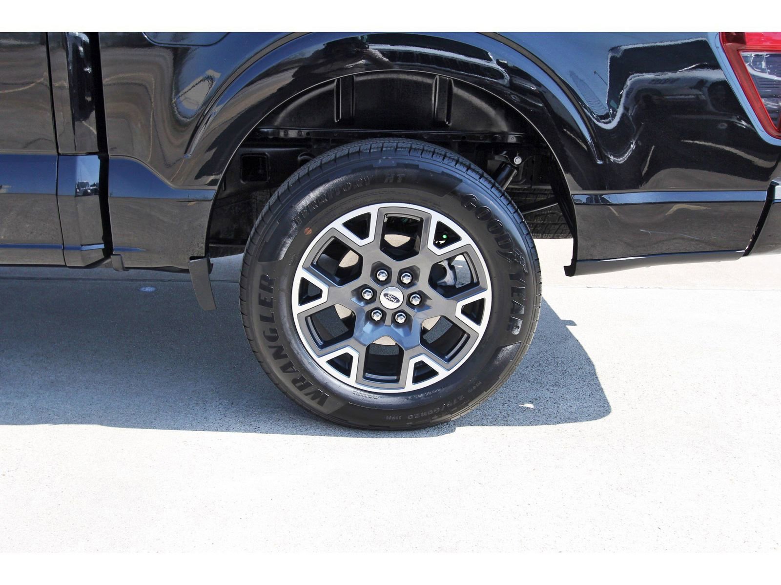 Used 2024 Ford F150 STX image 31