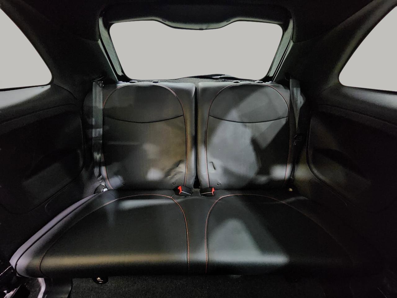 Used 2016 FIAT 500 Abarth w/ Comfort & Convenience Group image 12