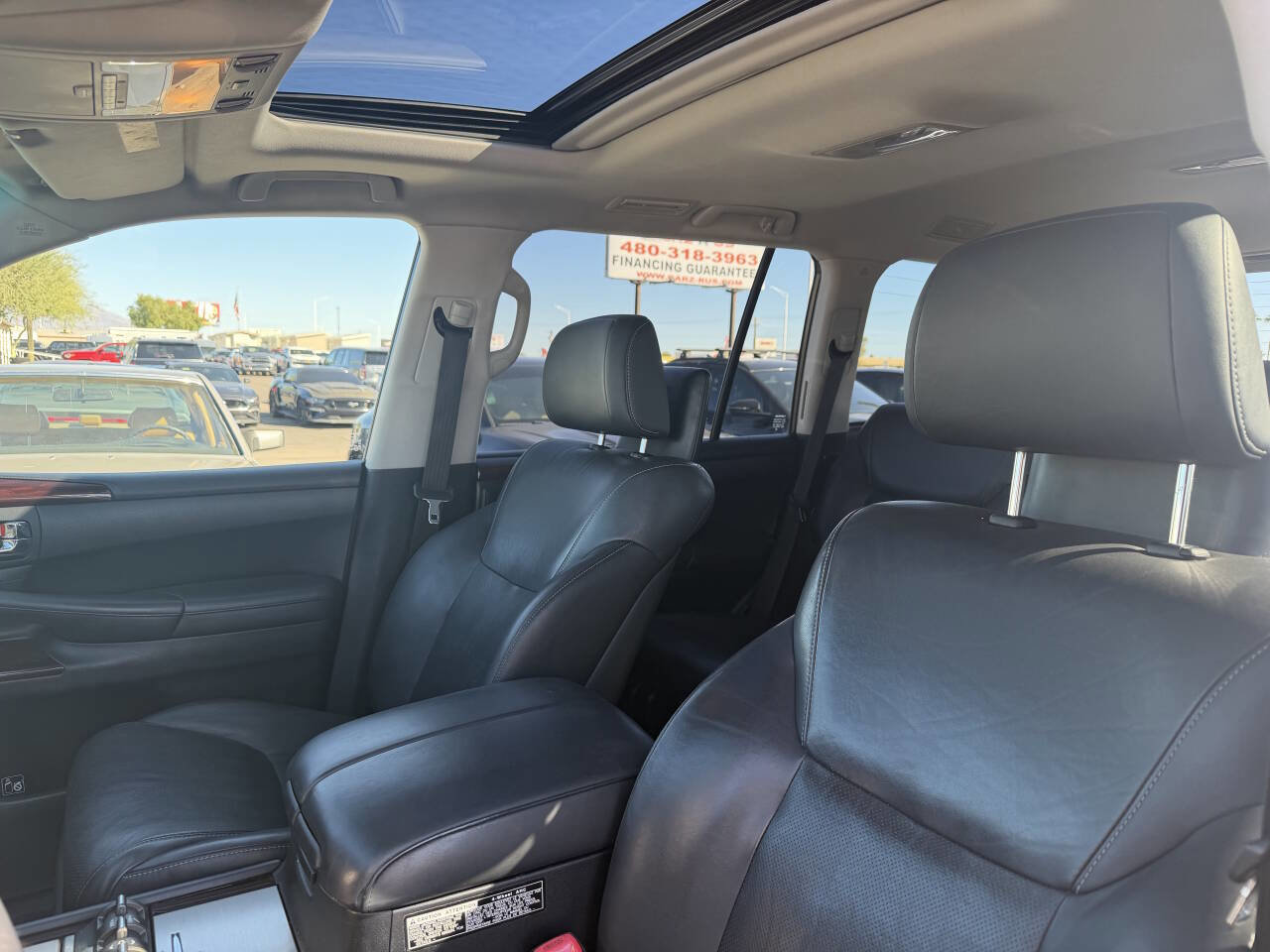 Used 2015 Lexus LX 570 4WD w/ Luxury Package image 18