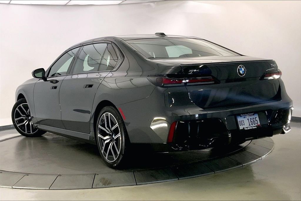 New 2026 BMW 740i xDrive w/ Executive Package image 2