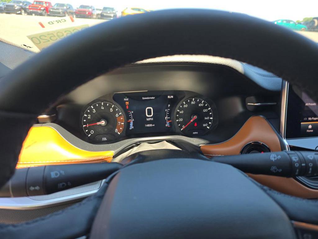 Used 2025 Jeep Compass Limited AWD/4WD image 15