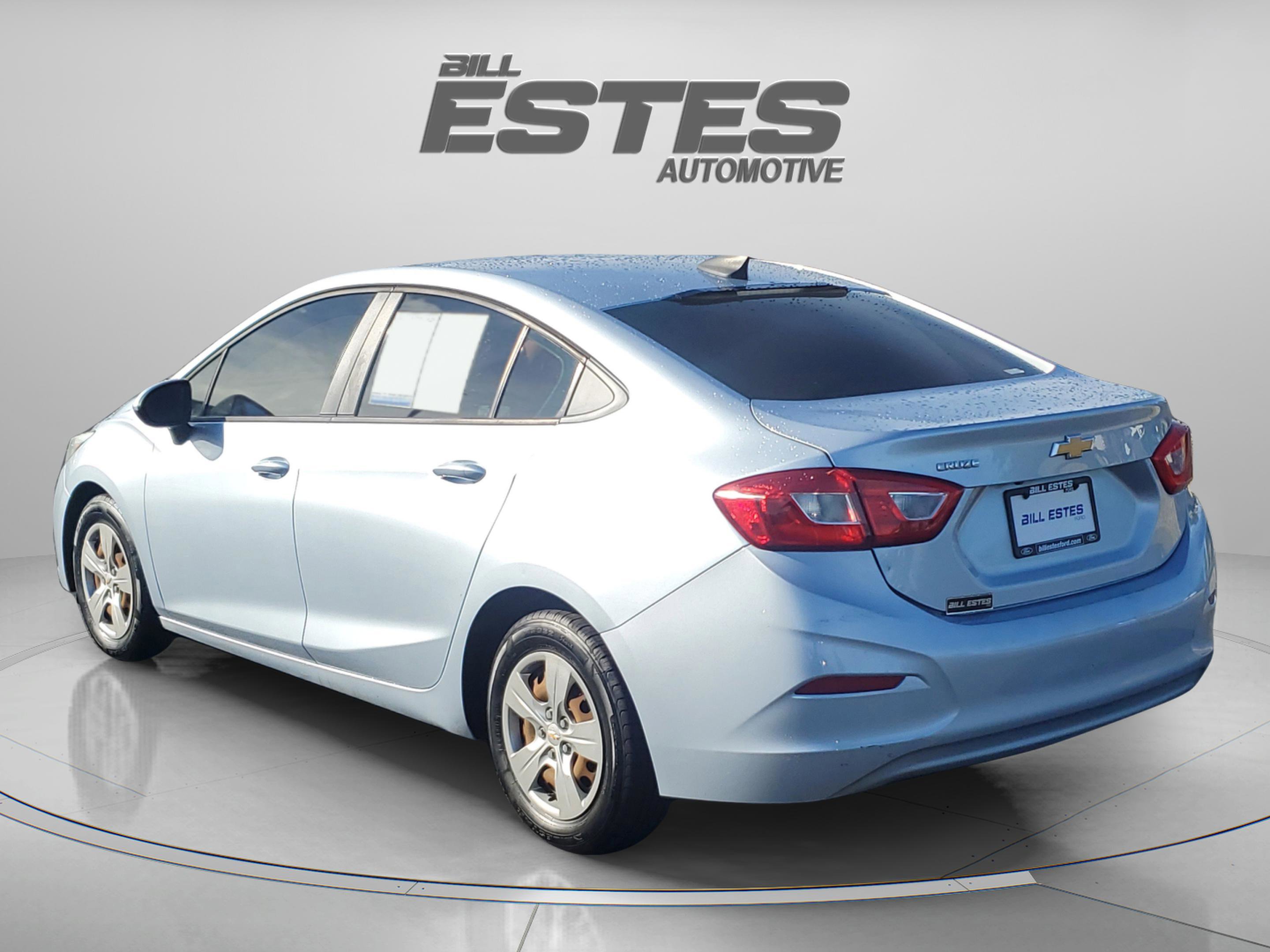 Used 2018 Chevrolet Cruze LS FWD image 2