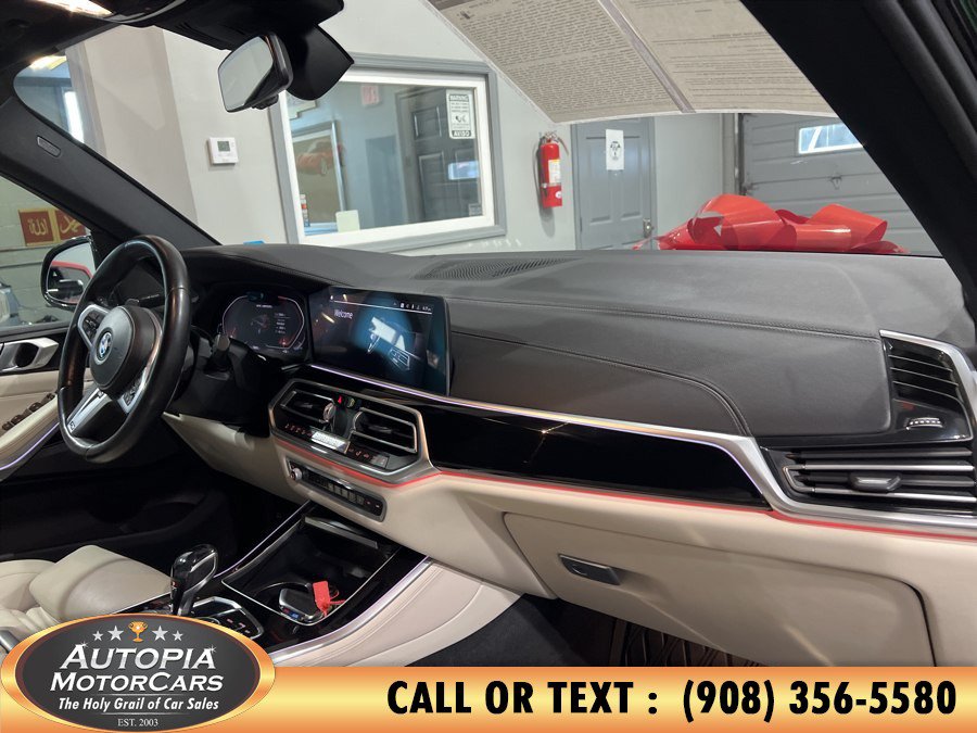 Used 2020 BMW X5 M50i AWD/4WD image 18