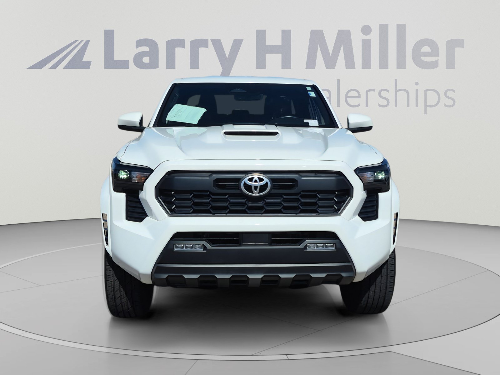Used 2024 Toyota Tacoma TRD Sport AWD/4WD image 8