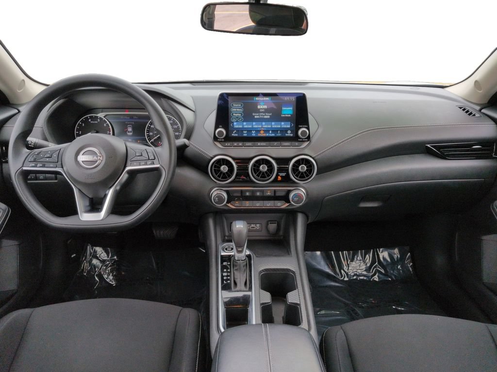 Used 2025 Nissan Sentra SV FWD image 9