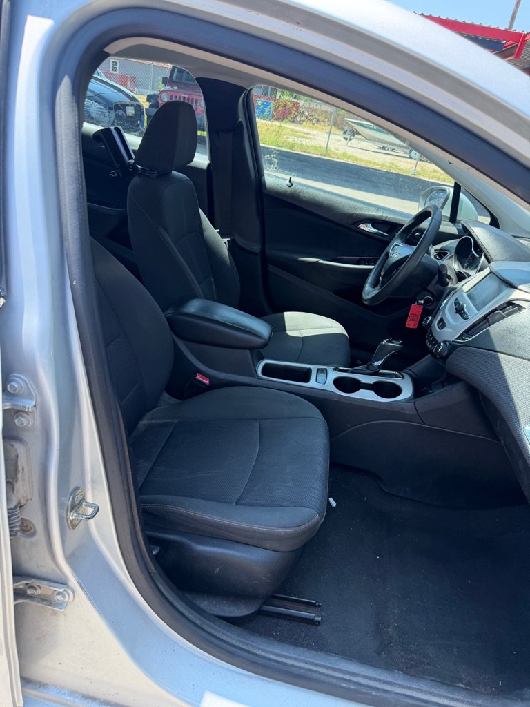 Used 2018 Chevrolet Cruze LS FWD image 21