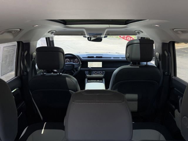 Used 2024 Land Rover Defender 110 X-Dynamic SE image 51