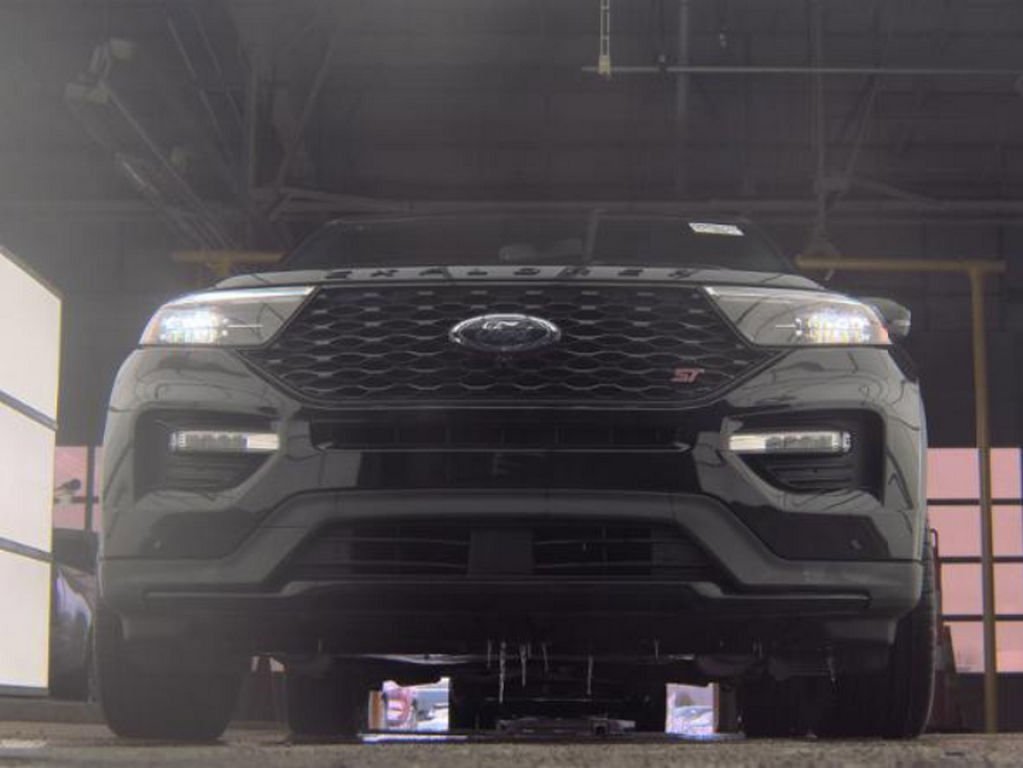 Used 2023 Ford Explorer ST w/ Equipment Group 401A image 3