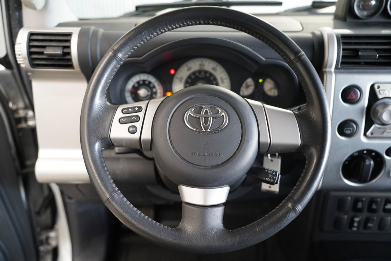 Used 2008 Toyota FJ Cruiser 4WD image 12