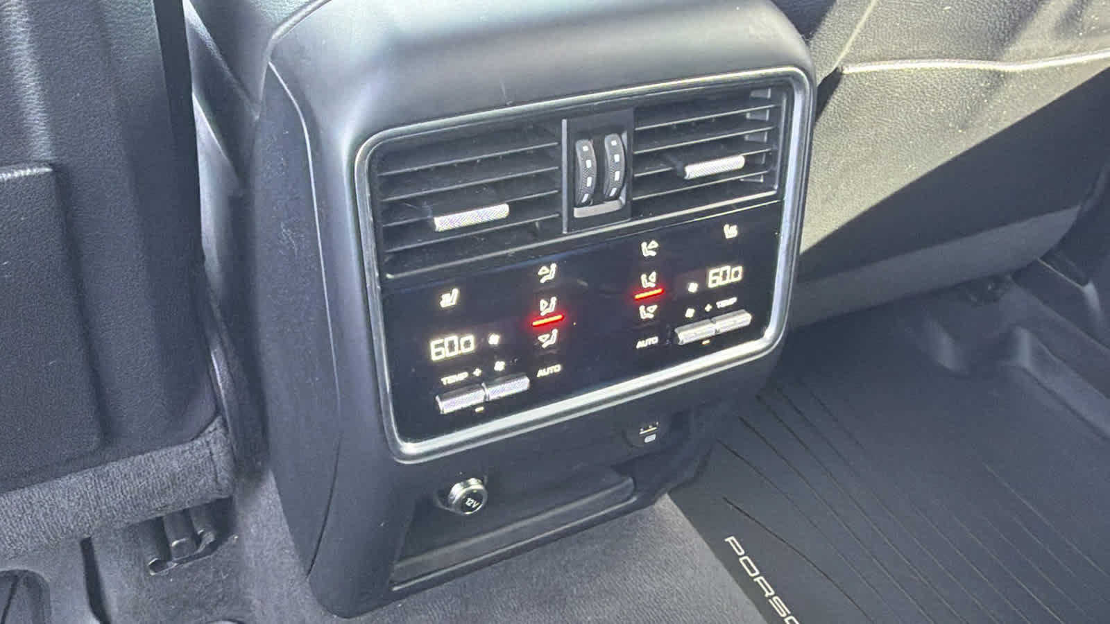 Used 2019 Porsche Cayenne AWD/4WD image 25