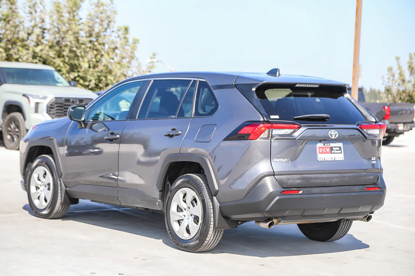 Used 2023 Toyota RAV4 LE AWD/4WD image 7