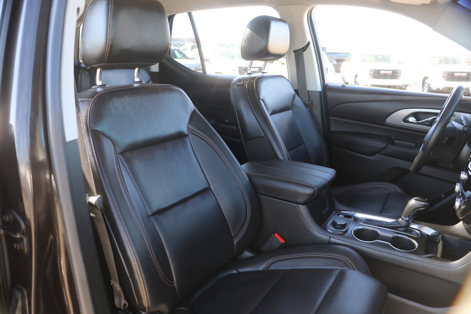 Used 2018 Chevrolet Traverse LT image 38