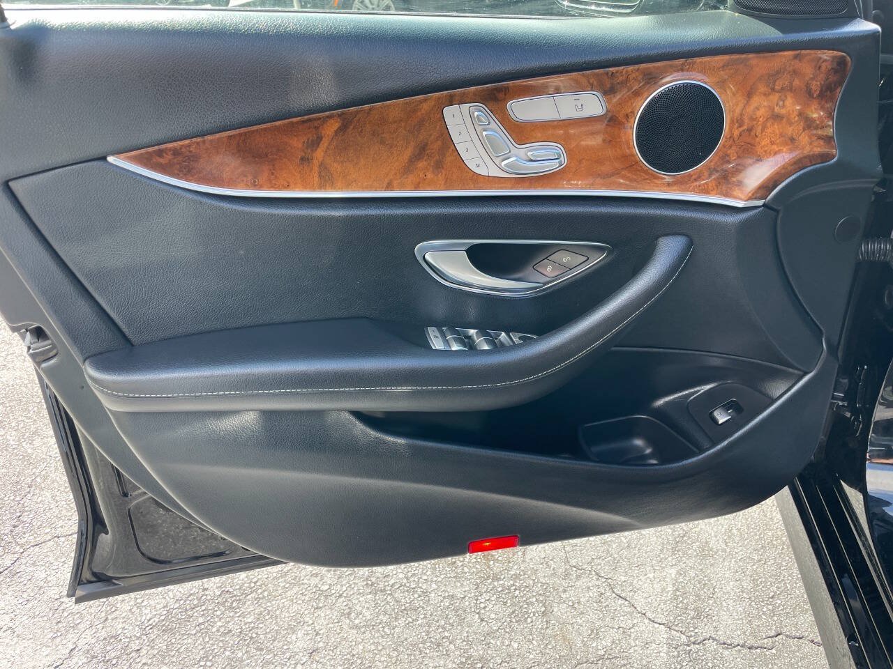 Used 2019 Mercedes-Benz E 300 image 21