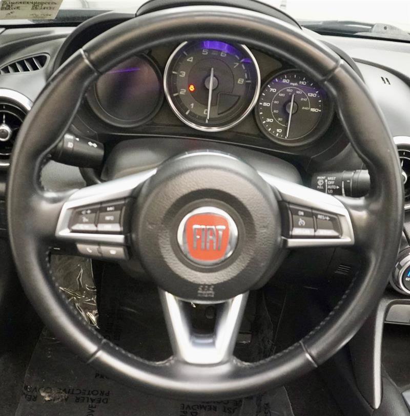 Used 2017 FIAT 124 Spider Lusso RWD image 10