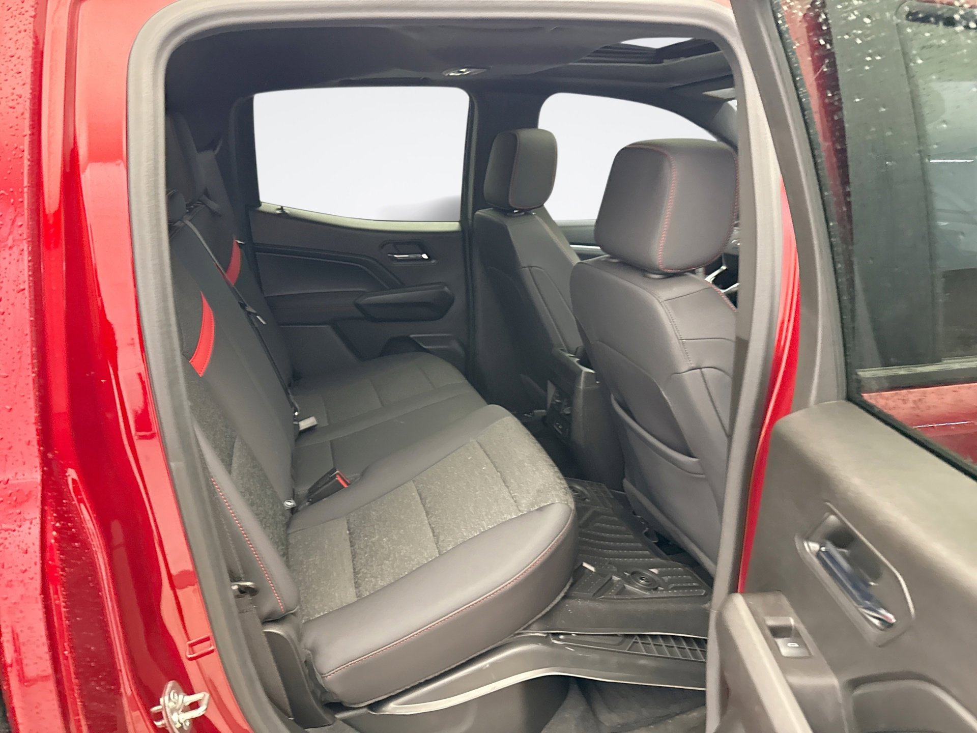 Used 2024 Chevrolet Colorado Z71 w/ Z71 Convenience Package 2 image 17